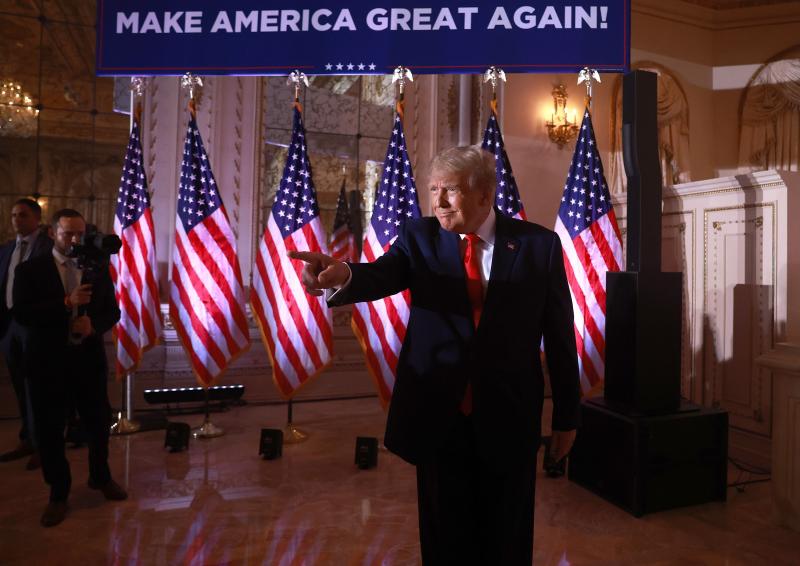 Trump se dirigió a sus simpatizantes desde su mansión de Florida, en un escenario cuidadosamente preparado