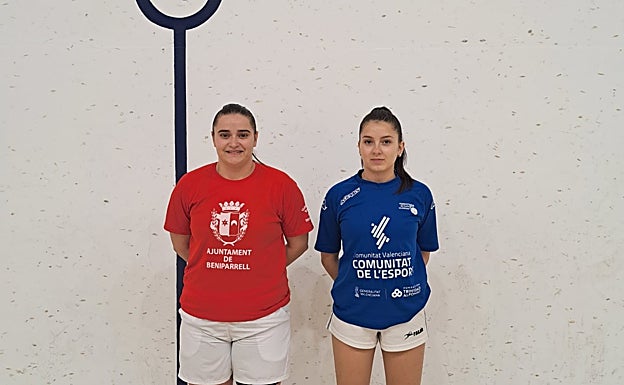 Mireia y Claudia, dos de las jugadoras 