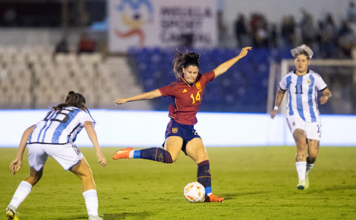 María Méndez en el debut con España ante Argentina 