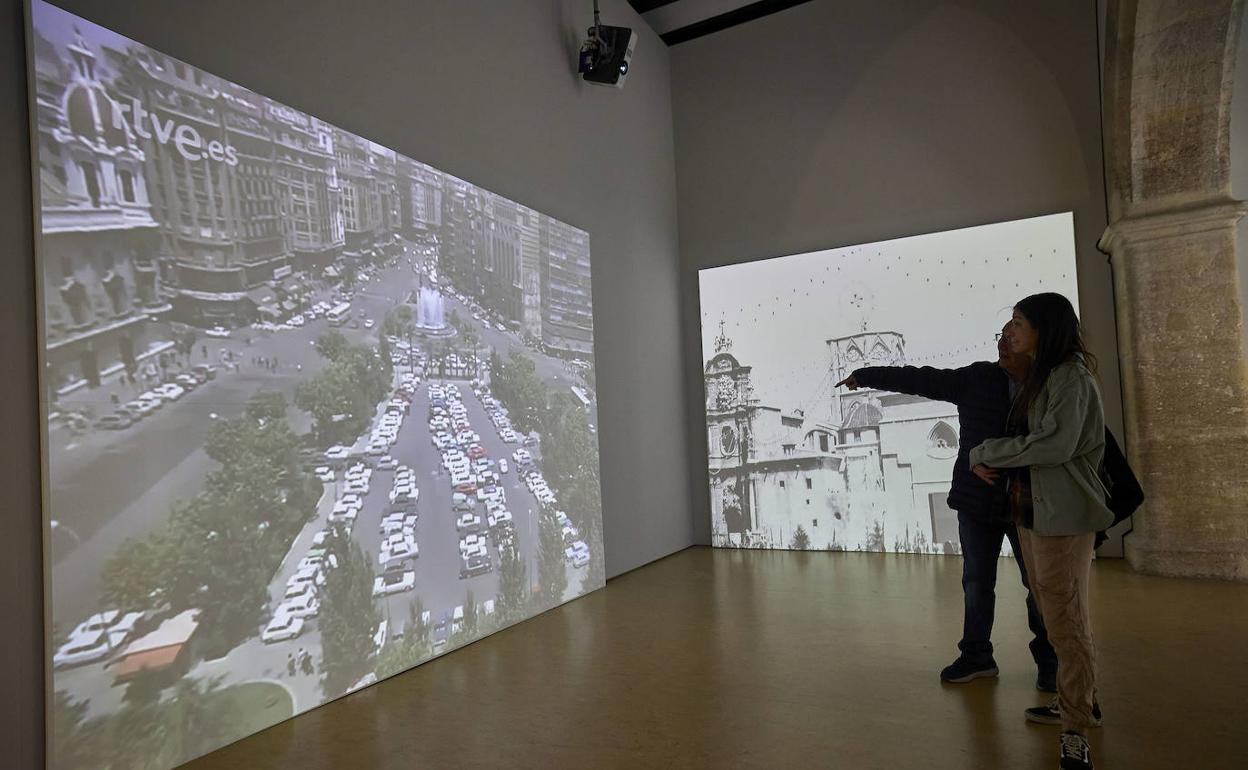 Piezas de la exposición en la Nau. 