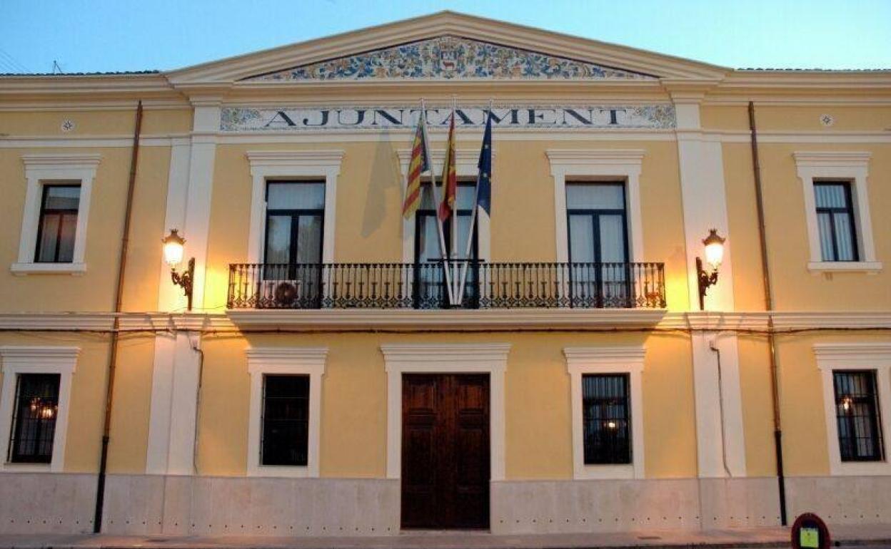 La fachada del ayuntamiento. 