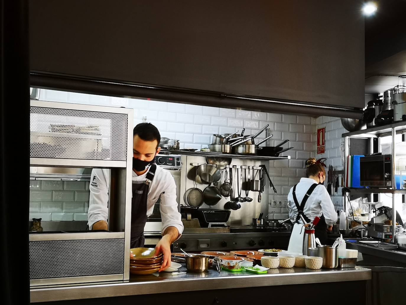 Germán Carrizo y Carita Lourenço lucen en su local Fierro de Valencia la primera Estrella Michelin.