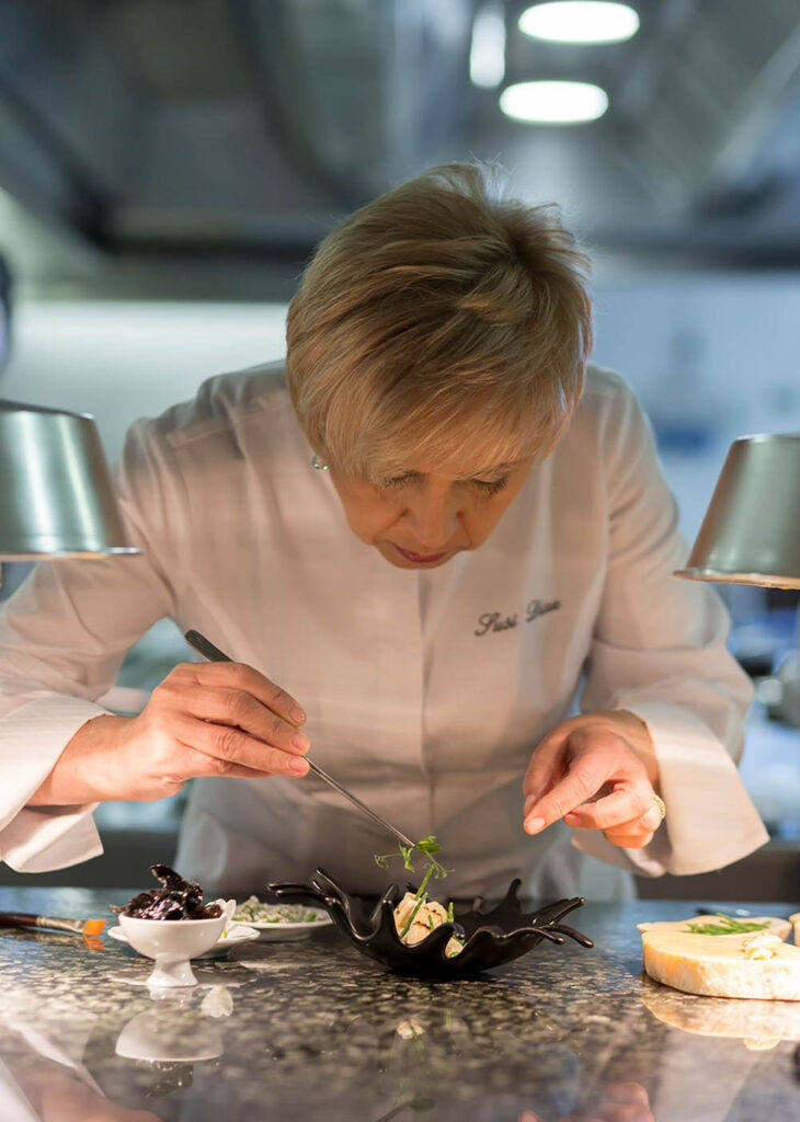 Susi Díaz es, desde hace 36 años, la propietaria y chef del restaurante 'La Finca', en Elche, reconocido con una Estrella Michelin.