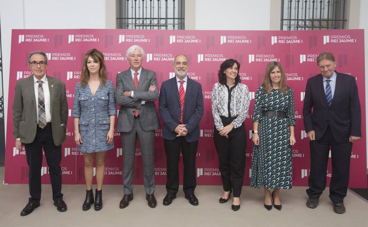 Los premiados de esta edición junto con Javier Quesada. 