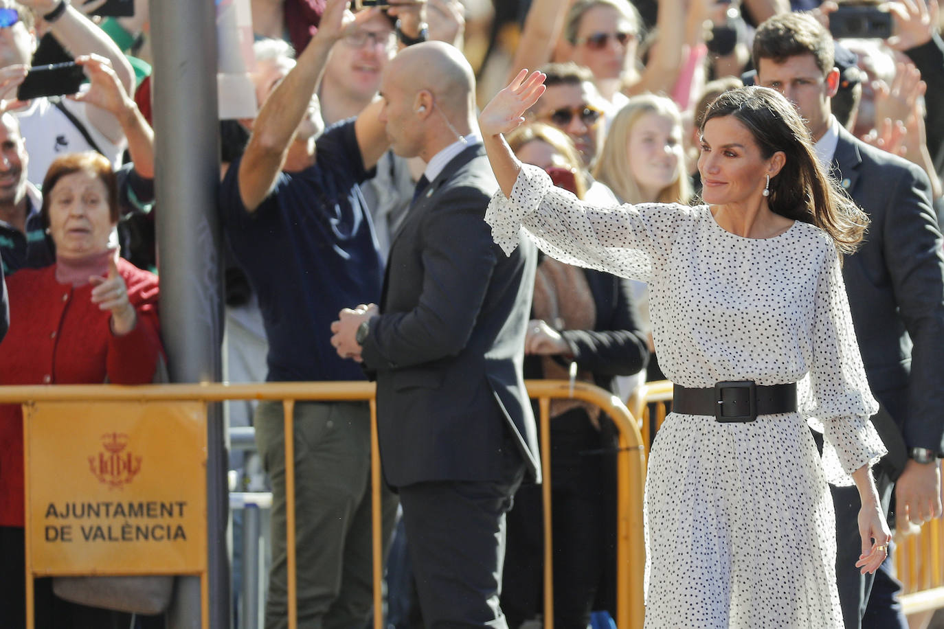 Fotos: Los Reyes de España, Felipe VI y Letizia, presiden la ceremonia de entrega de los Premios Jaume I en la Lonja de Valencia