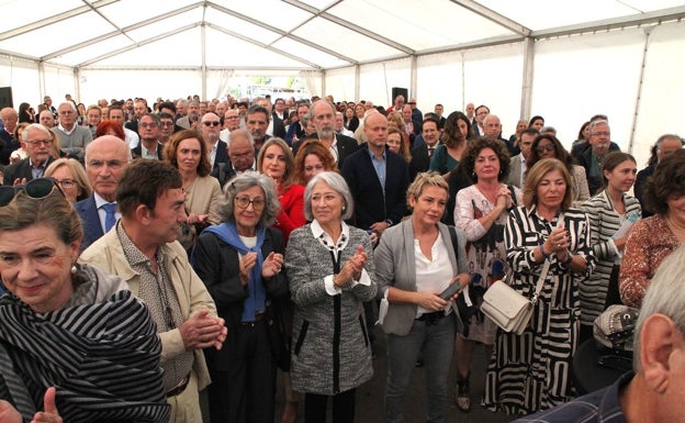 El público asistente a la inauguración. 