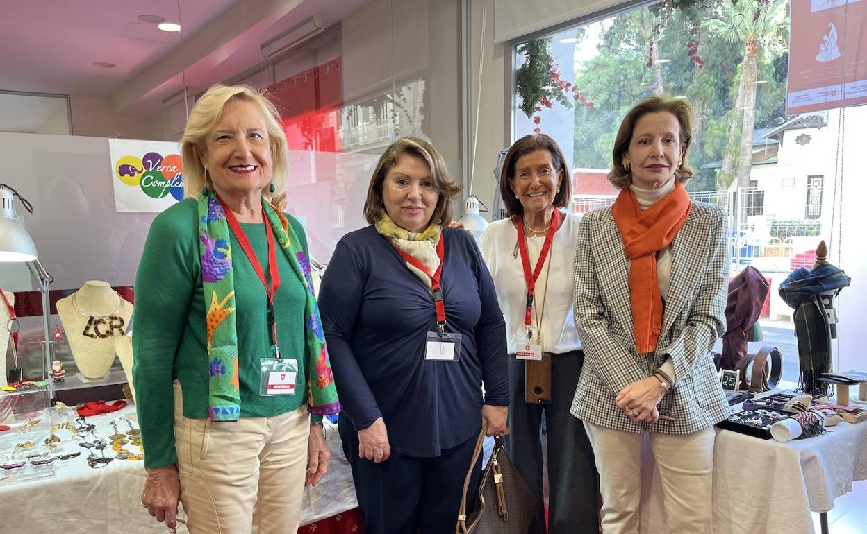 Amparo Roig, Elisa Cantó, Loyola Peris y Eva Cholvi.