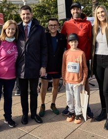 Imagen secundaria 2 - Una carrera recoge 13.000 euros para luchar contra el cáncer de mama