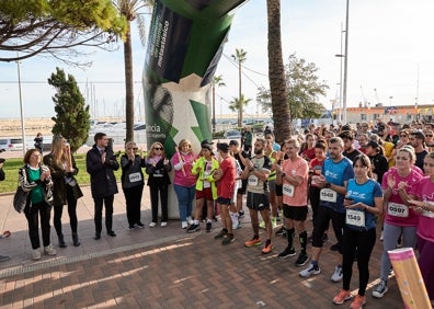 Imagen secundaria 1 - Una carrera recoge 13.000 euros para luchar contra el cáncer de mama
