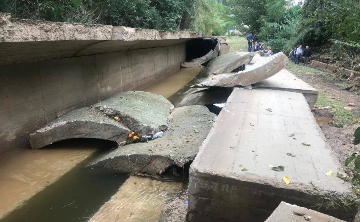 Los daos causados por las lluvias en el colector. 