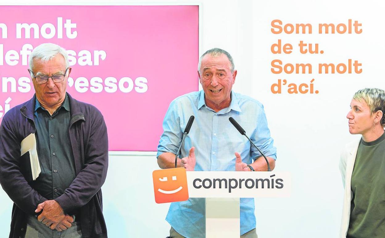 Ribó, Baldoví y Robles, en una rueda de prensa.