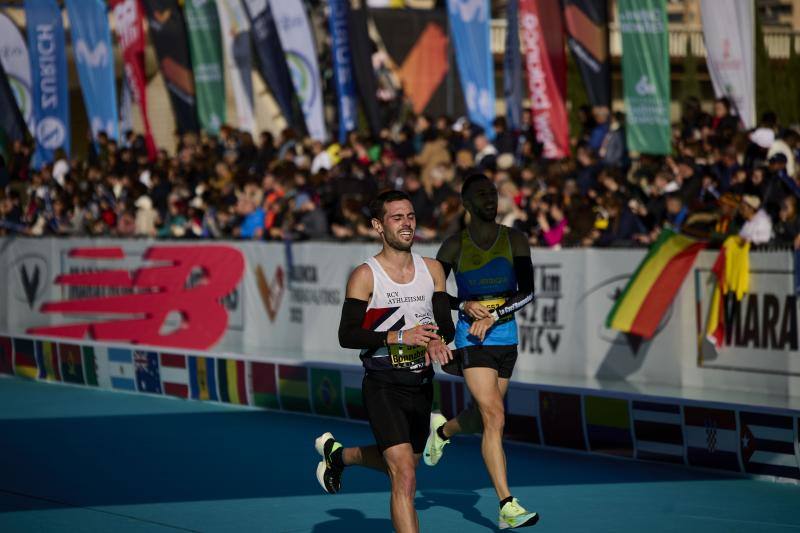 Fotos: Búscate en la línea de meta del Maratón de Valencia