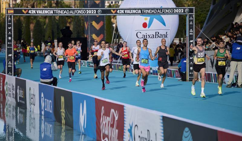 Fotos: Búscate en la línea de meta del Maratón de Valencia