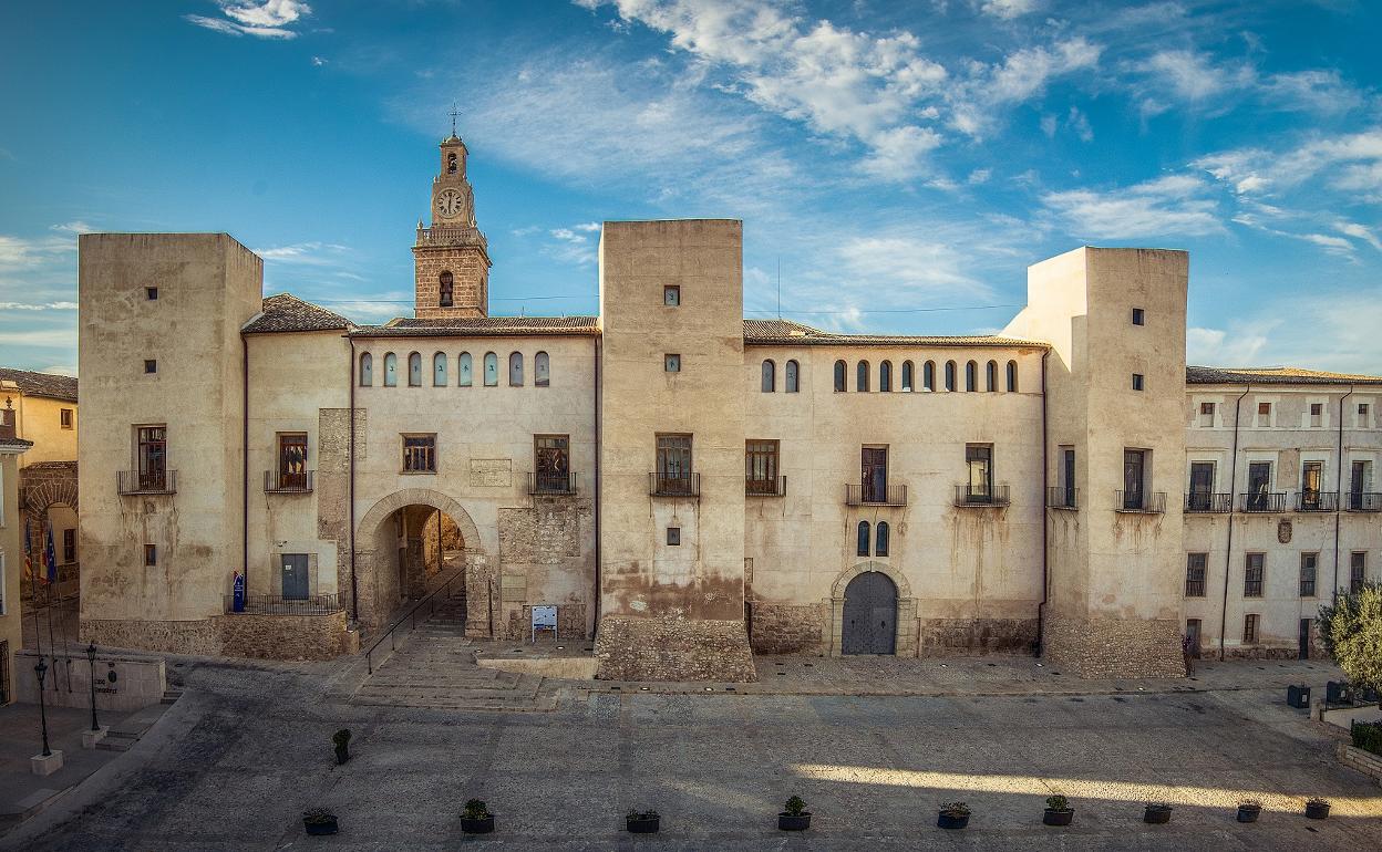 Vista de la fachada principal del Palau de Albaida. 