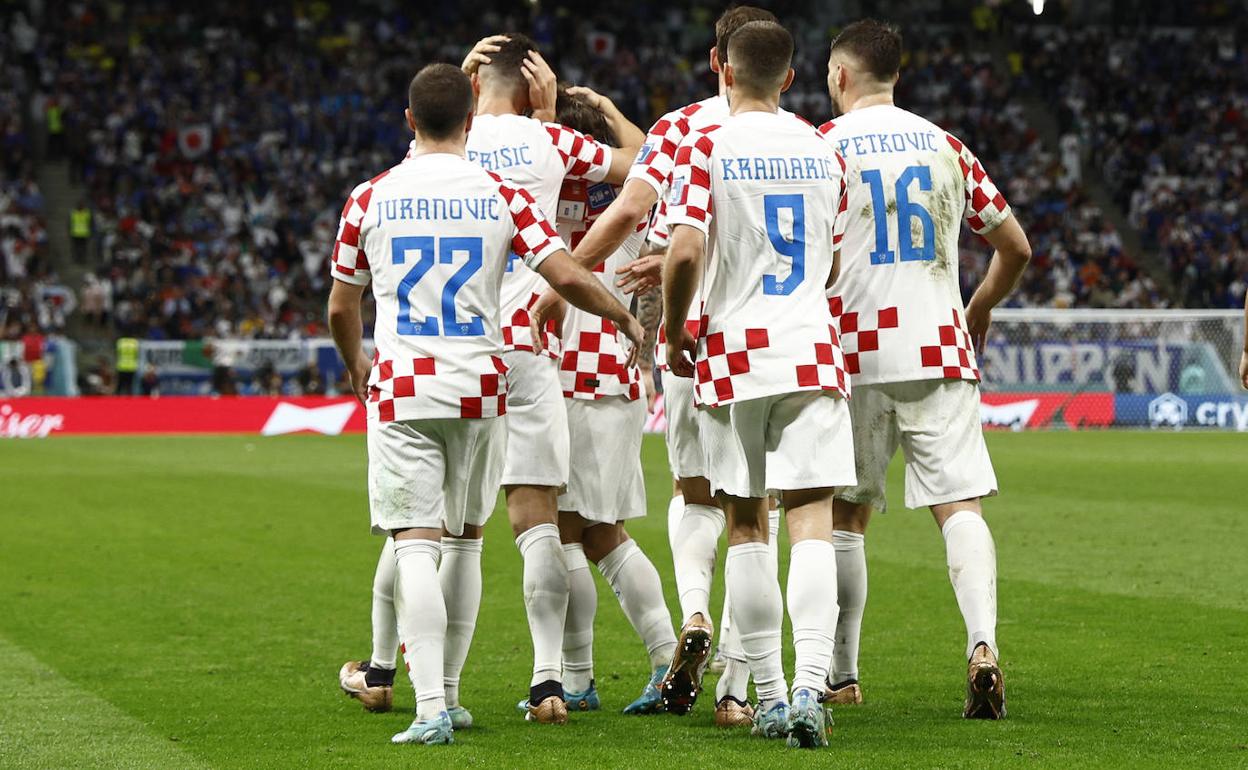 Jugadores de Croacia celebran uno de los goles en el Mundial