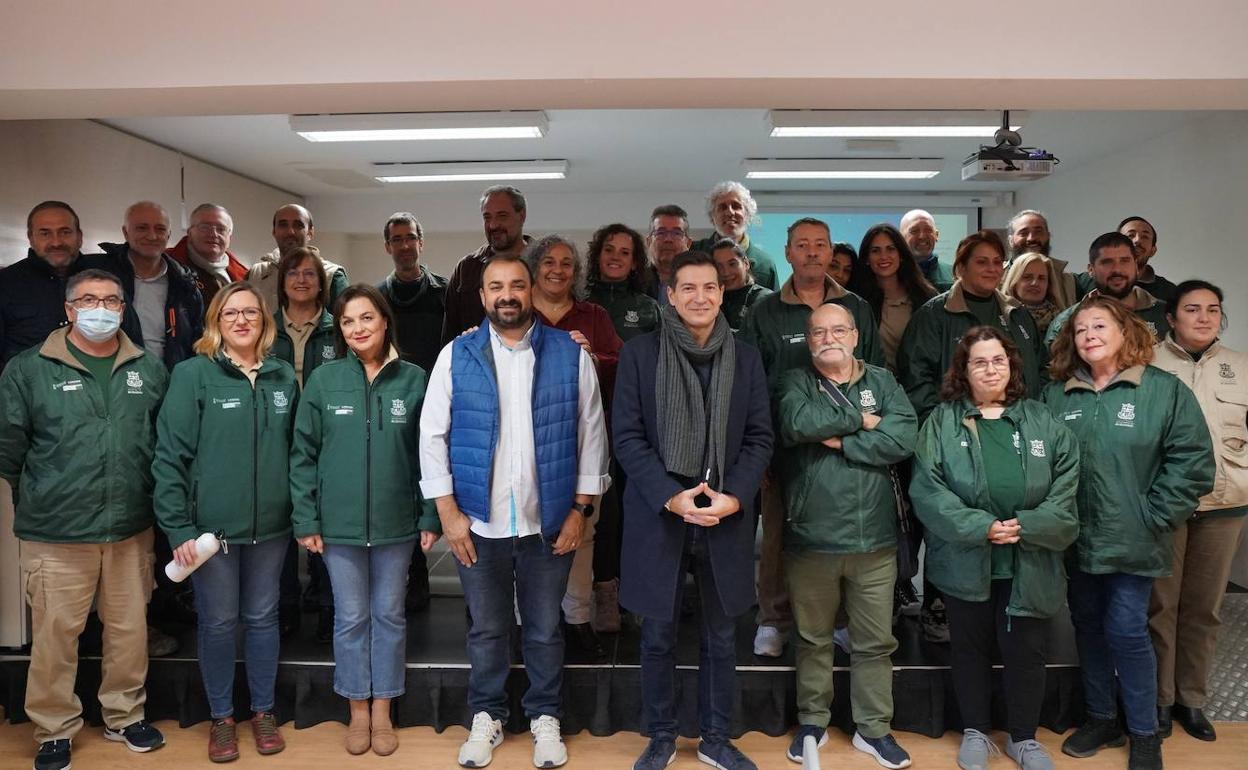 Los participantes en el taller en la entrega de diplomas. 