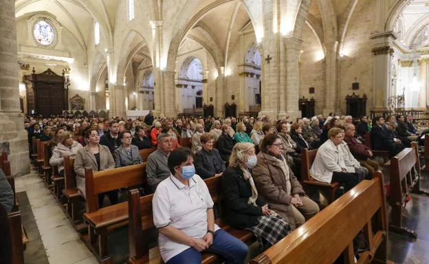 Imagen principal - Cardenal Antonio Cañizares | Cañizares se despide con una petición por España, «cercana a romperse o a que la rompan»