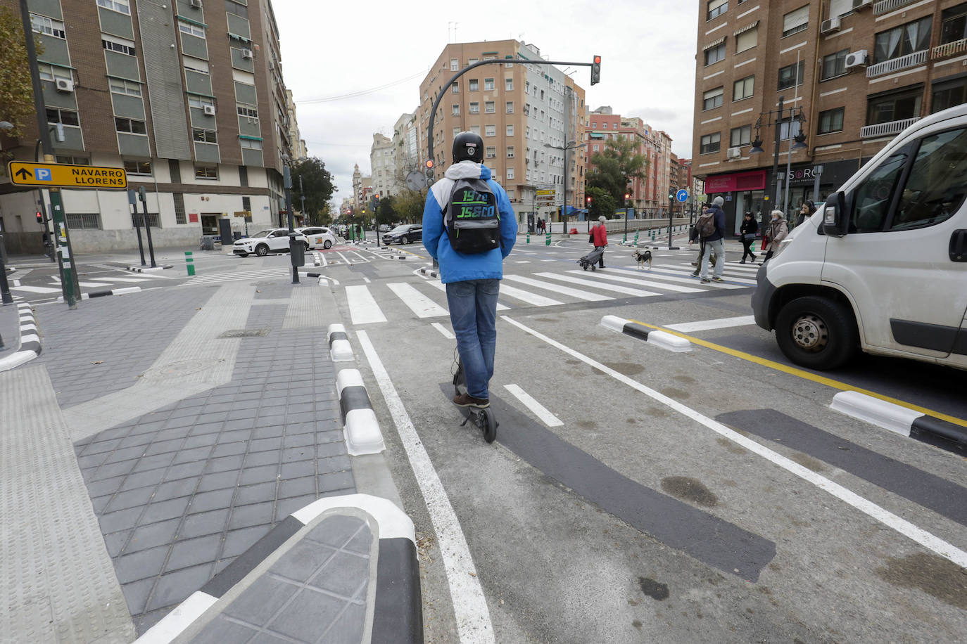 Fotos: El cruce psicodélico de la avenida del Cid