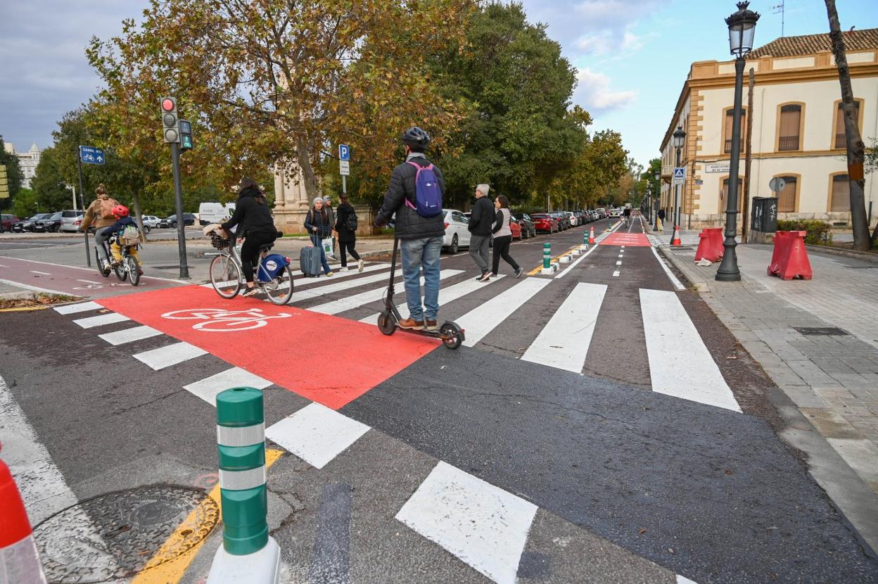 Confluencia de la avenida de Aragón con el paseo de la Alameda. 