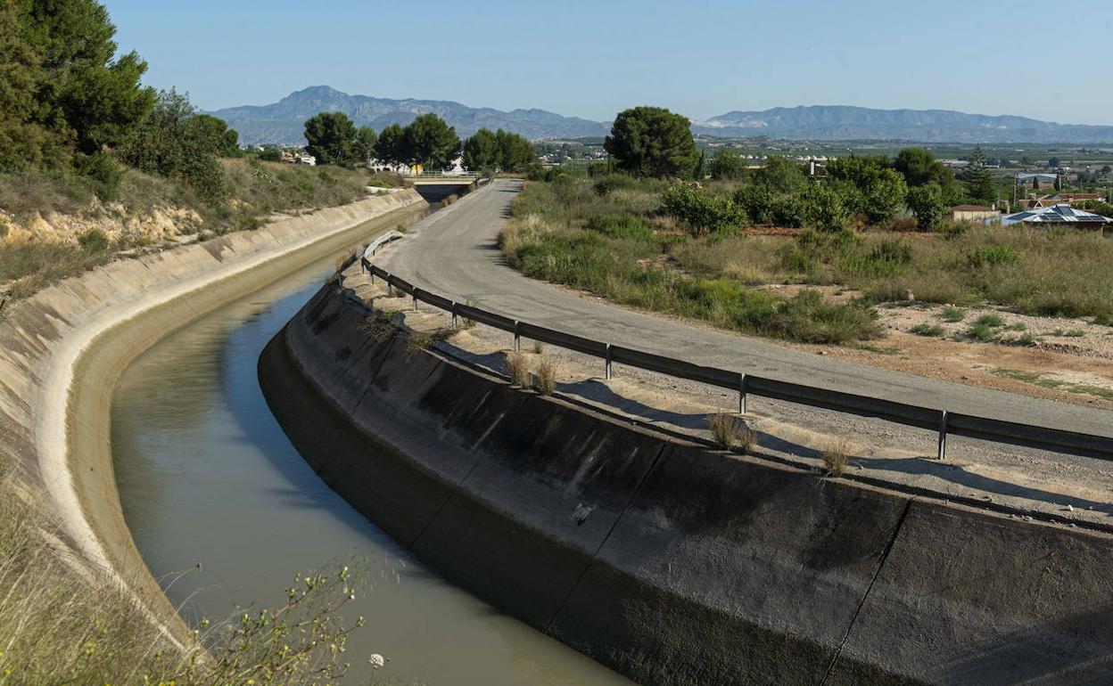 Conductos del trasvase Tajo-Segura. 