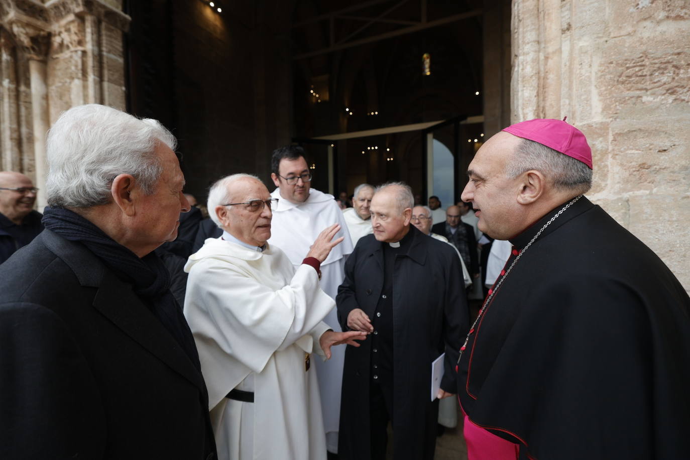El nuevo arzobispo de Valencia ha visitado el monasterio de El Puig. 