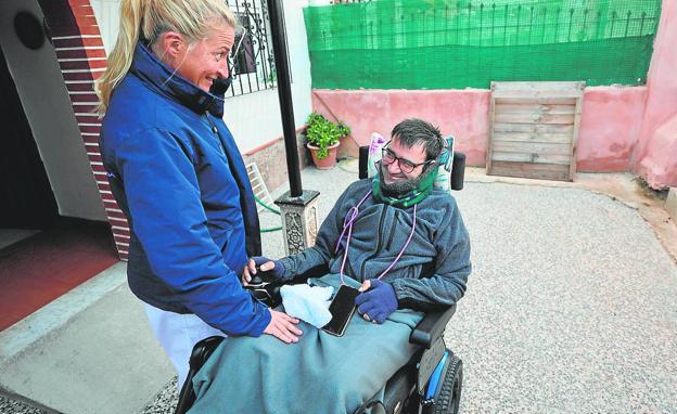 Raquel y Manuel, en Alborache, el pasado mes de diciembre. 