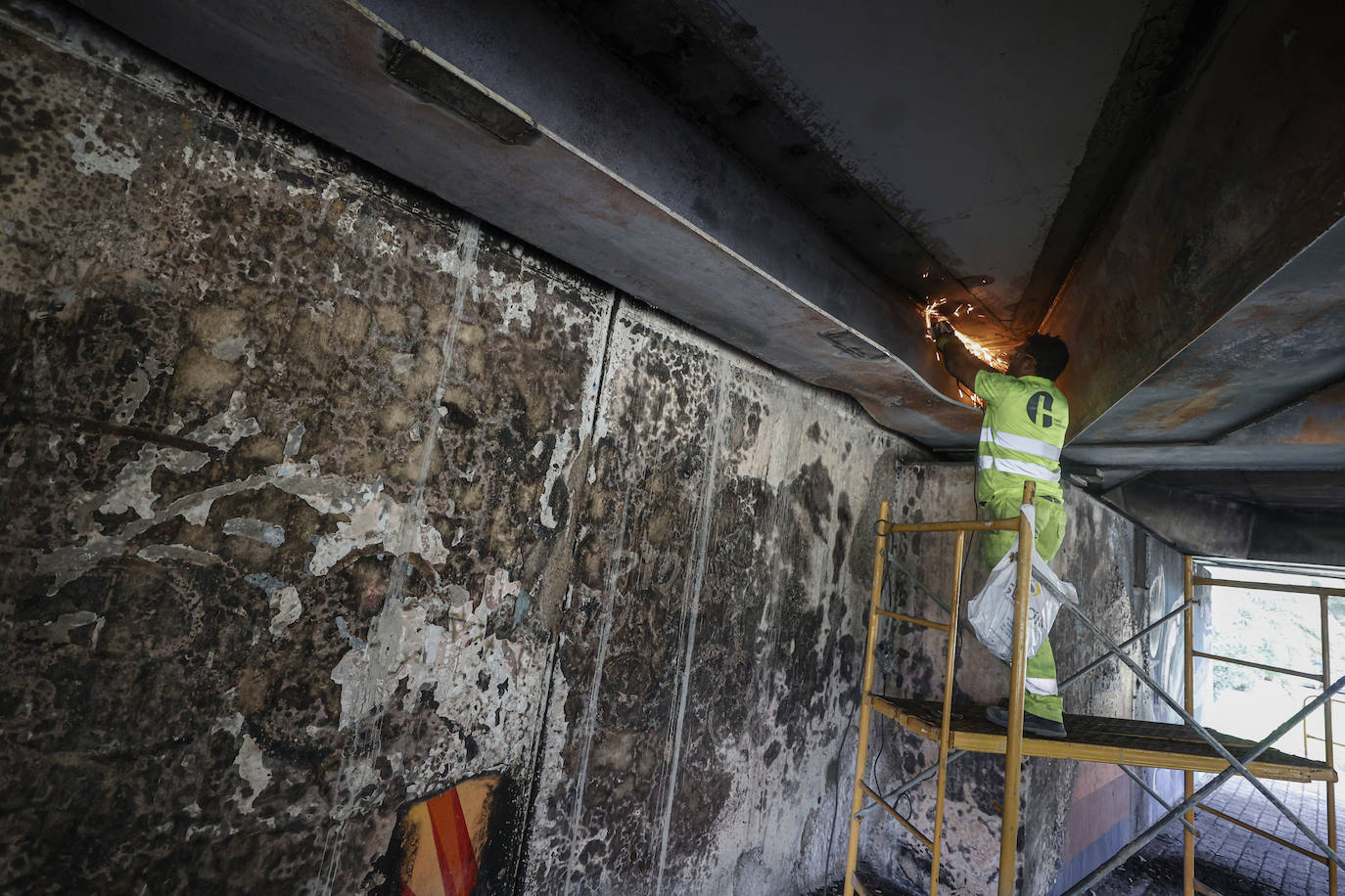 Fotos: Las tareas de restauración del puente de las Flores