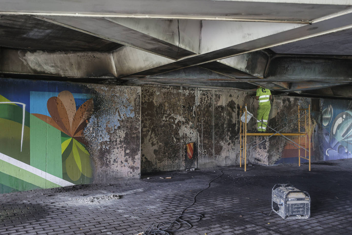 Fotos: Las tareas de restauración del puente de las Flores