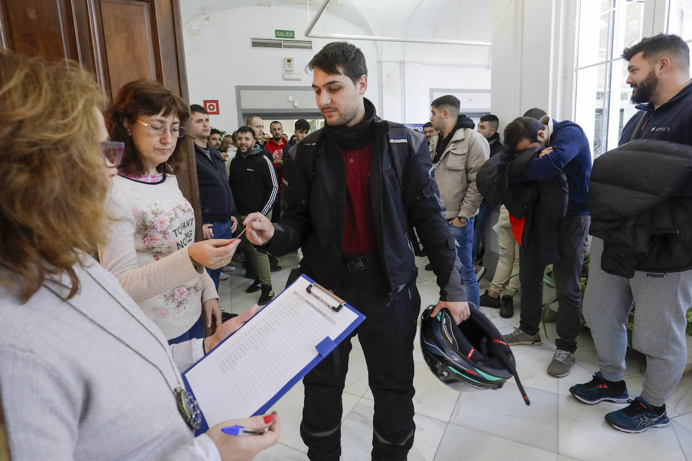 Fotos: Así ha sido el examen para portero de discoteca en Valencia