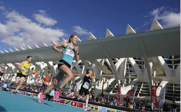 La técnica de carrera es fundamental en la práctica del running. 