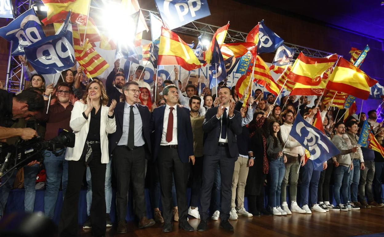 Catalá, Feijóo, Mazón y Mompó, en el acto mitin de Feria Valencia