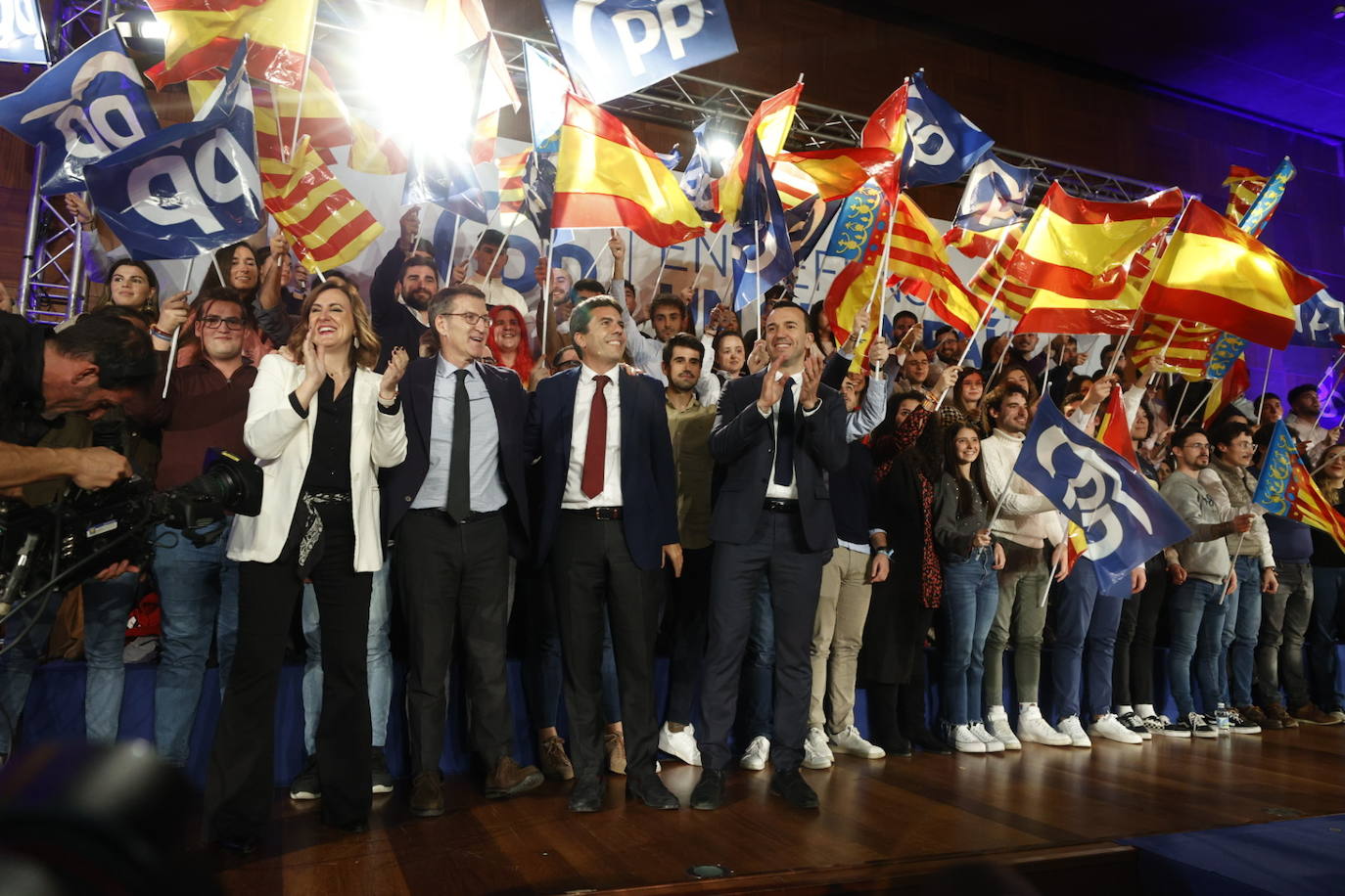 Fotos: Las mejores imágenes del mitín del PP en Valencia