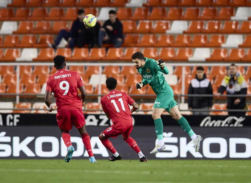 Fotos: Las mejores imágenes del Valencia CF - Nottingham Forest