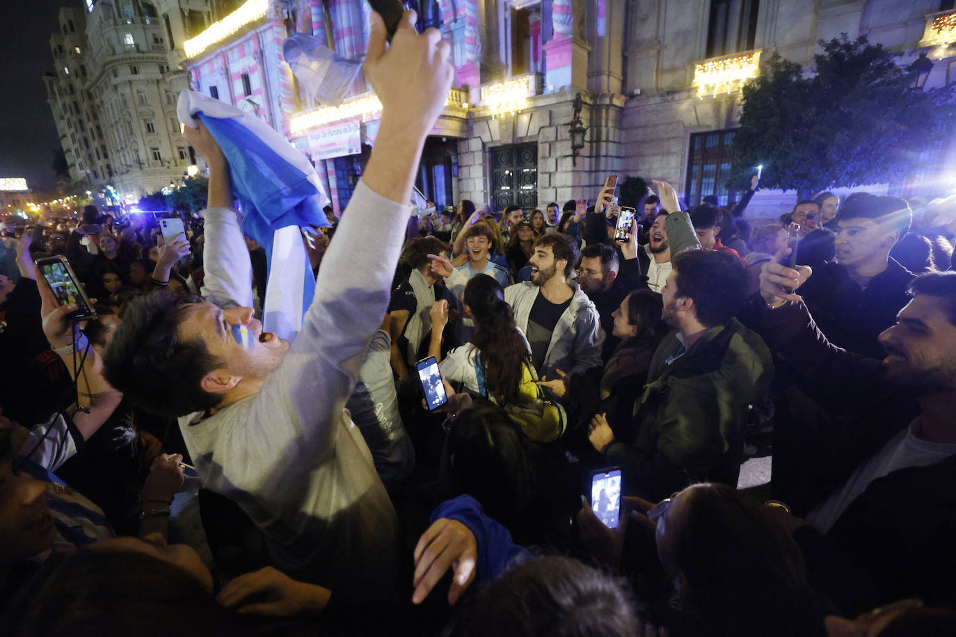 Fotos: Los argentinos celebran en Valencia la victoria del Mundial