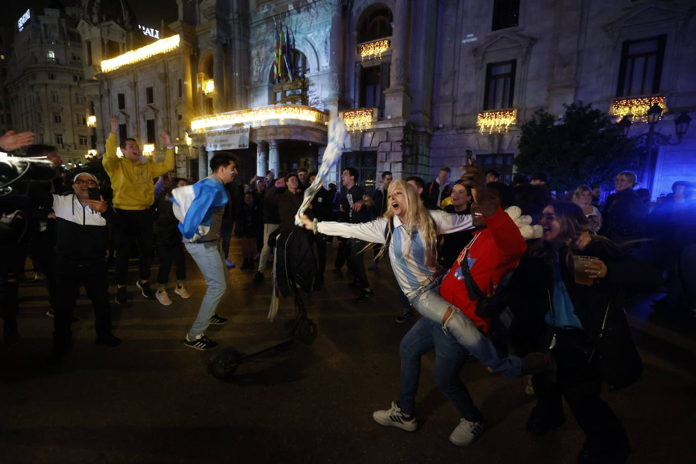 Fotos: Los argentinos celebran en Valencia la victoria del Mundial