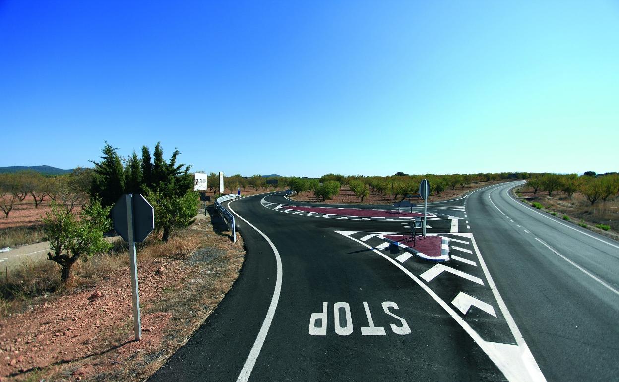 Una de las carreteras renovadas por la Diputación de Valencia en esta comarca. 