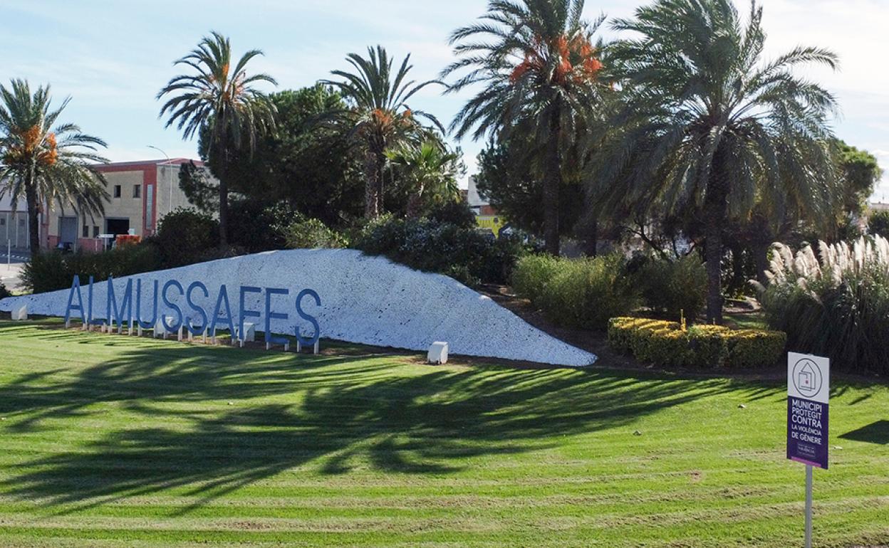 Entrada a la localidad de Almussafes. 