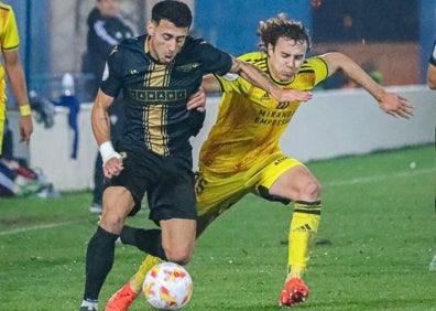 Imagen secundaria 1 - Imágenes de la victoria del Intercity 2-0 ante el Mirandés. 