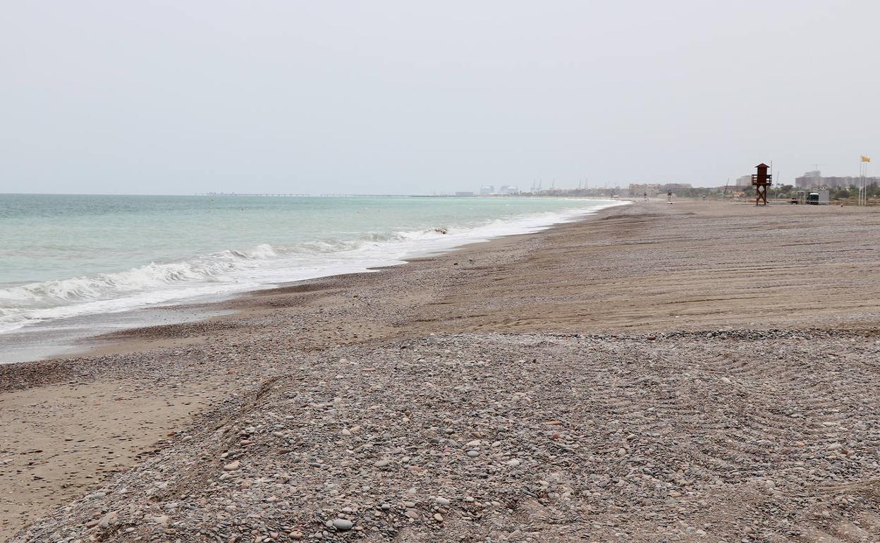 Los trabajos en la playa de Almardá. 