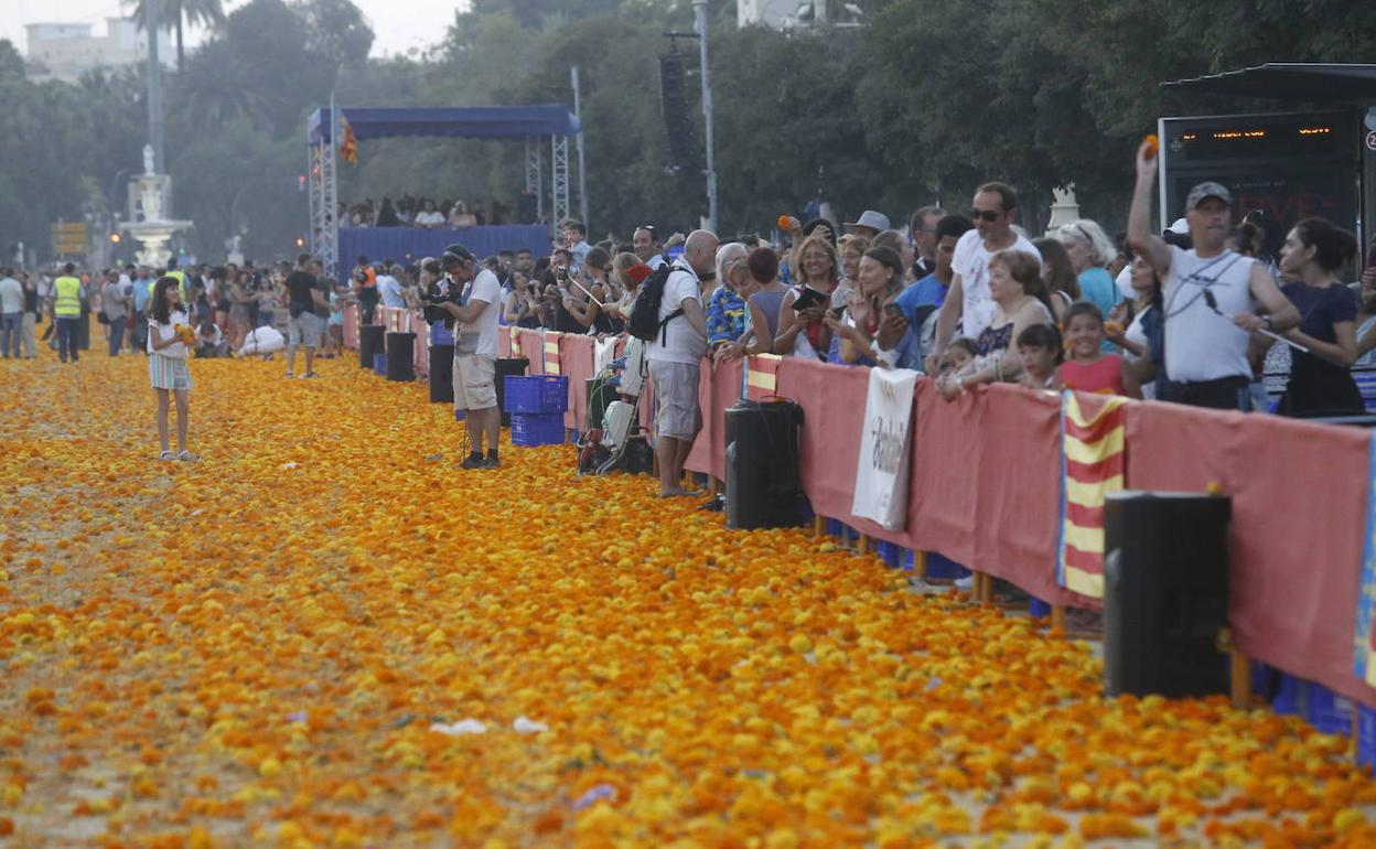 Una edición de la Batalla de Flores de la Feria de Julio en Valencia. 