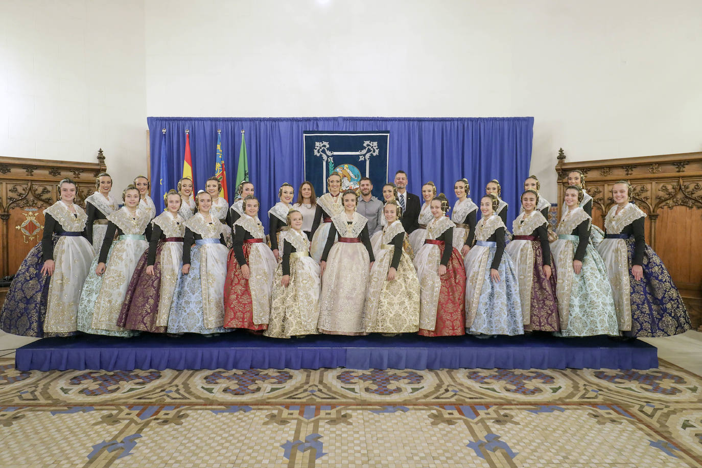 Fotos: Las cortes estrenan el segundo traje del ajuar fallero