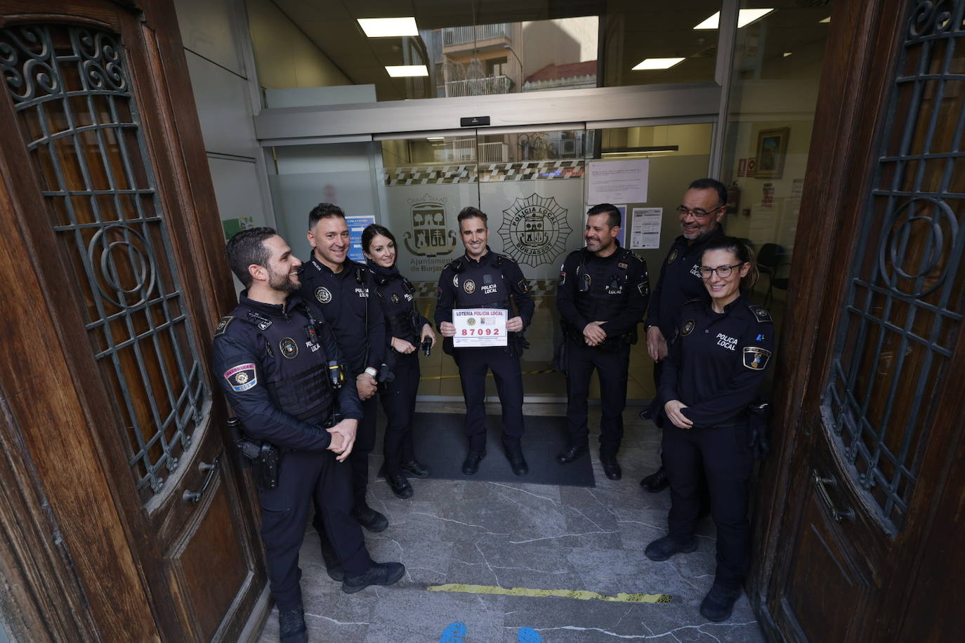 La Policía Local de Burjassot gana un quinto premio. 