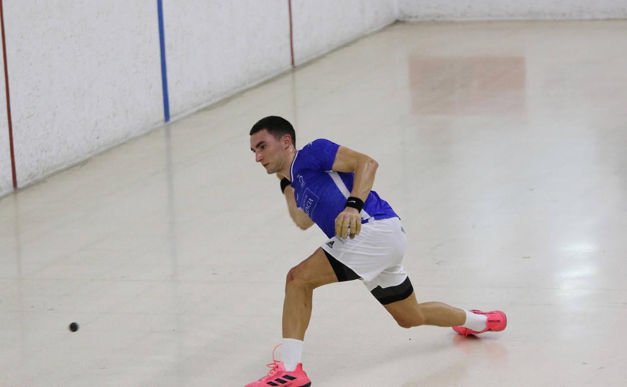 Iván se alzó con el título tras ganar en la semifinal y la final con victoria sabatera ante Salelles II e Ian.