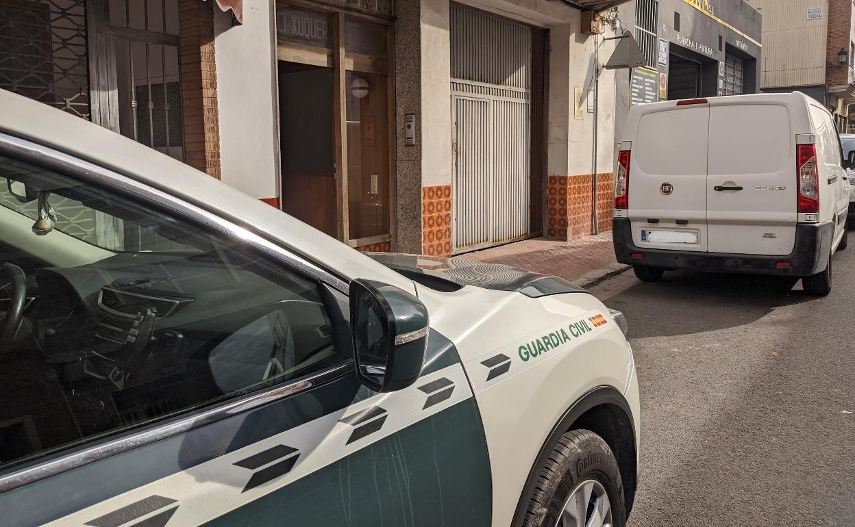 La Guardia Civil investiga los hechos en Benifaió. 