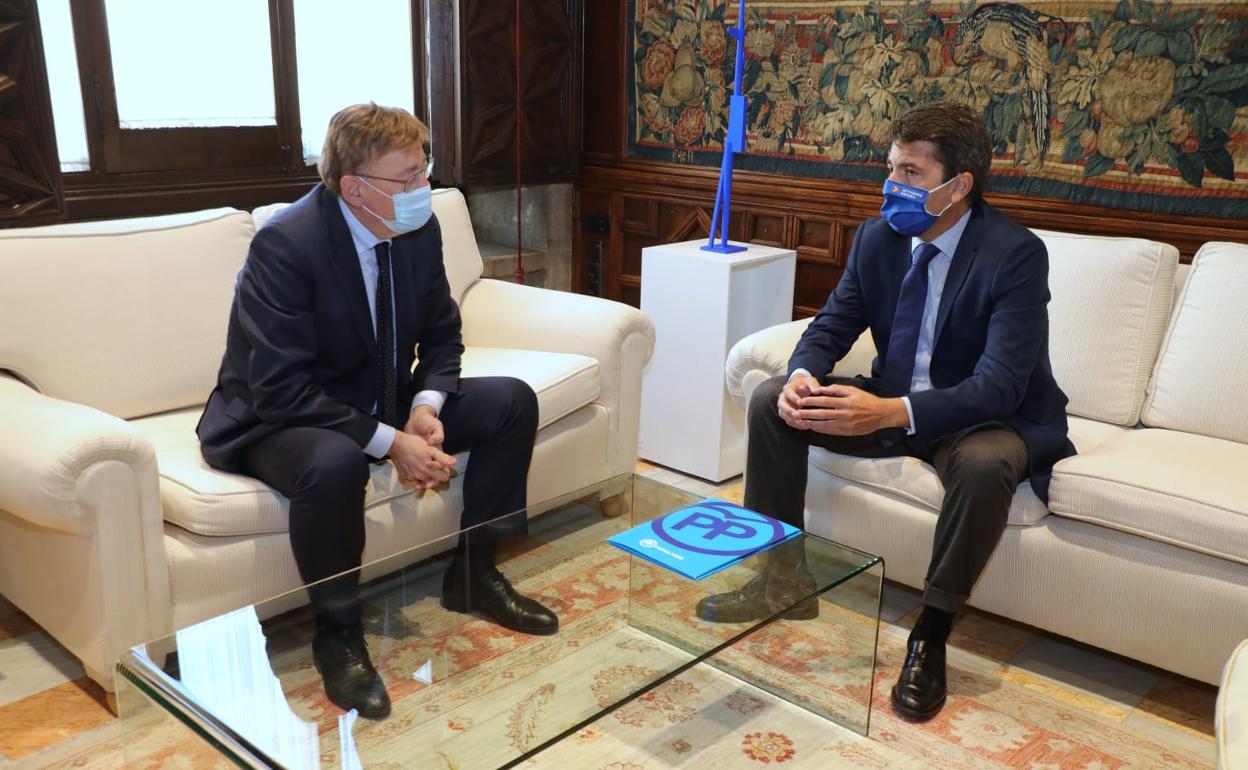 Puig y Mazón, en el Palau de la Generalitat.