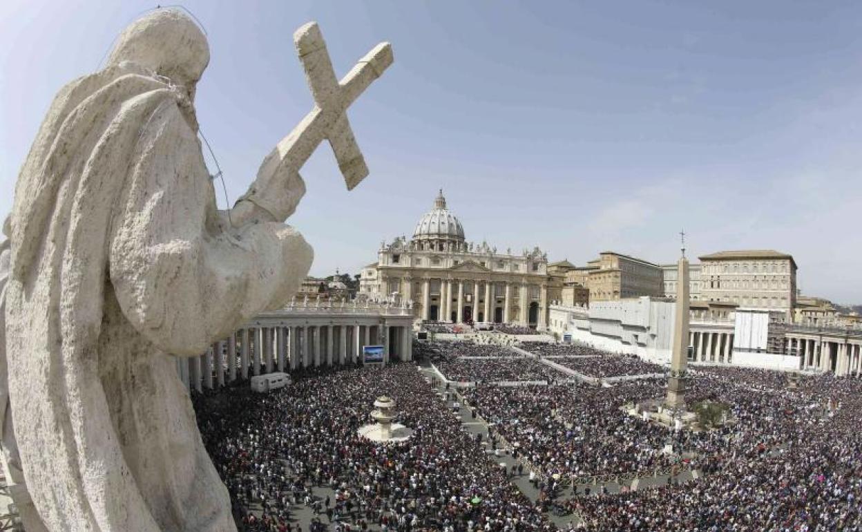 Plaza de San Pedro en el Vaticano. 