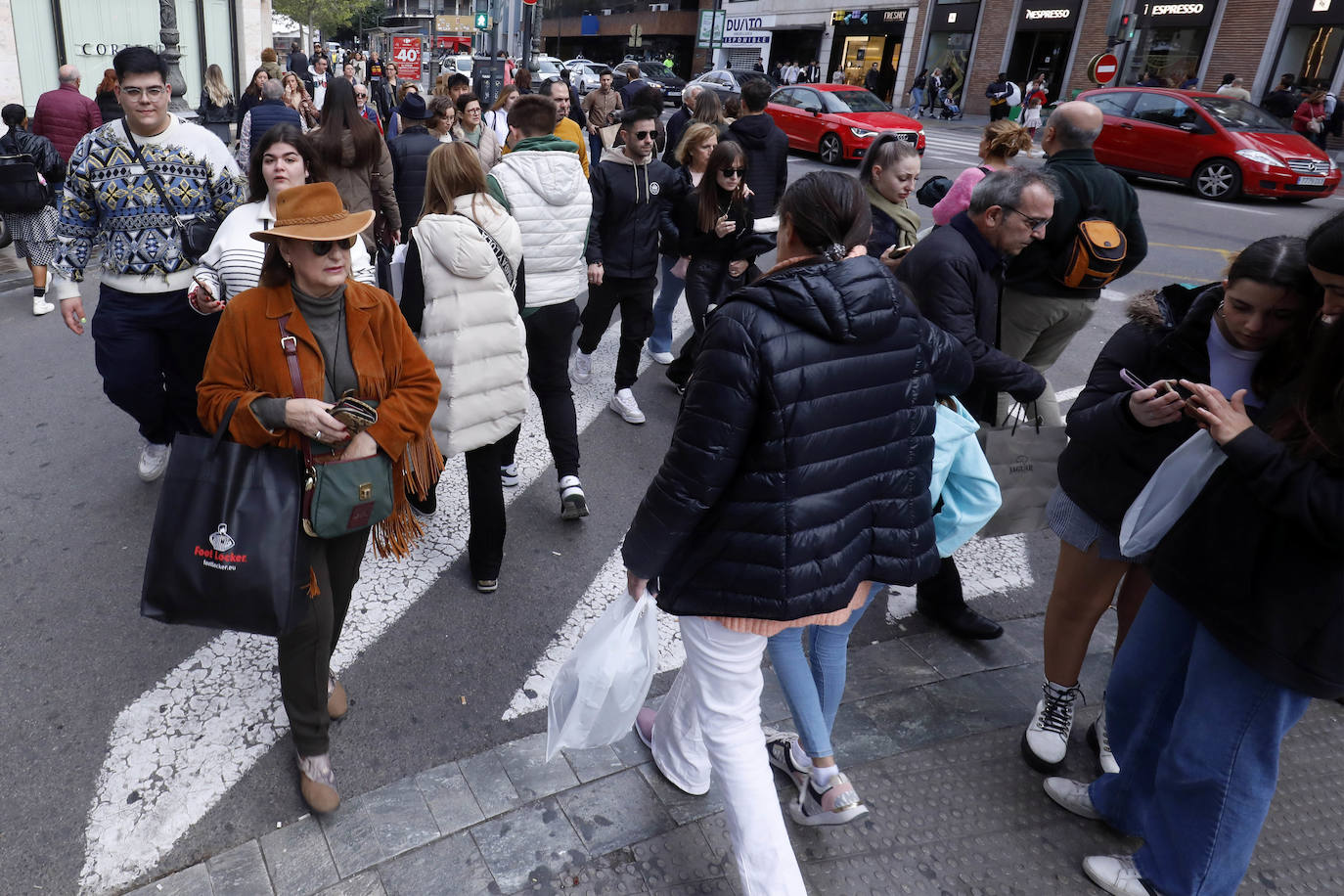 Fotos: El centro de Valencia, lleno en Navidad