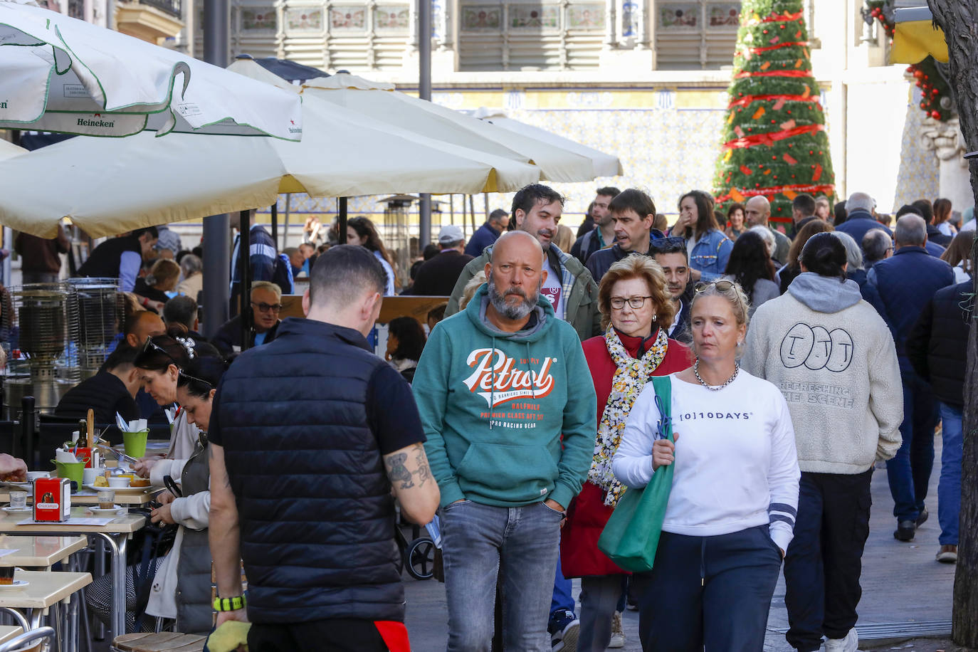 Fotos: El centro de Valencia, lleno en Navidad