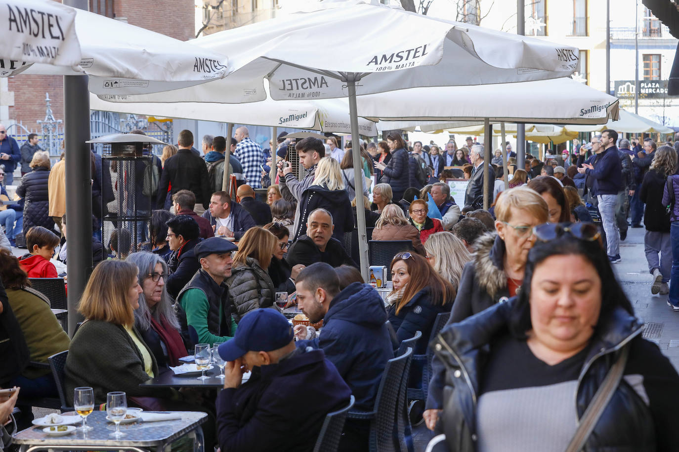 Fotos: El centro de Valencia, lleno en Navidad