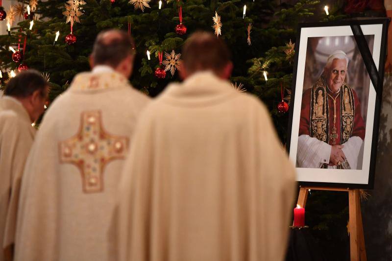 Oración por Benedicto XVI en su localidad natal, Marktl.